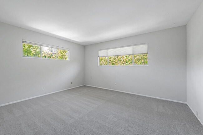 Building Photo - Charming 2-Bedroom Condo in Downtown Palo ...