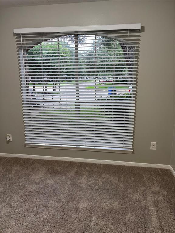 Building Photo - 1702 Oak Ridge Dr