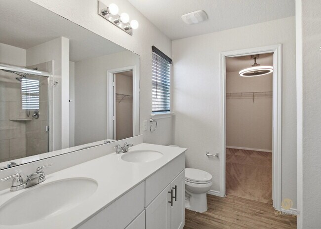 Building Photo - Welcome to this beautifully maintained 2022-built home in the Davis Ranch community!