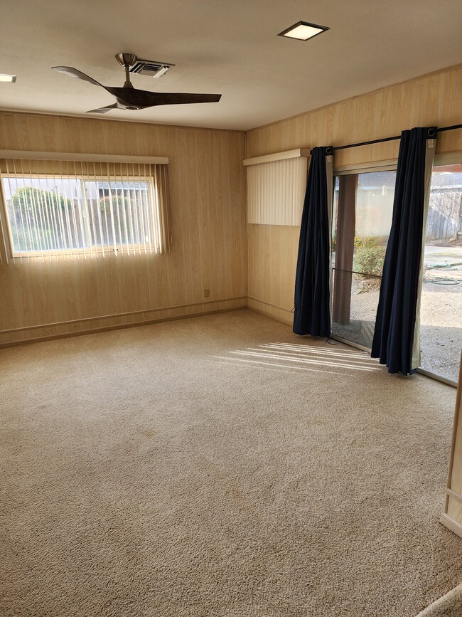 Building Photo - 9172 Thilow Dr