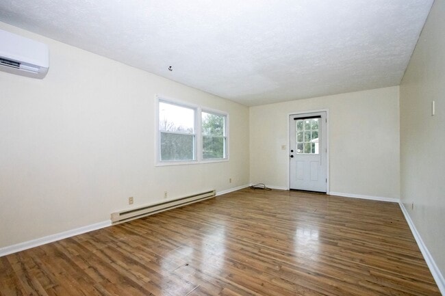 Building Photo - Two bedroom apartment