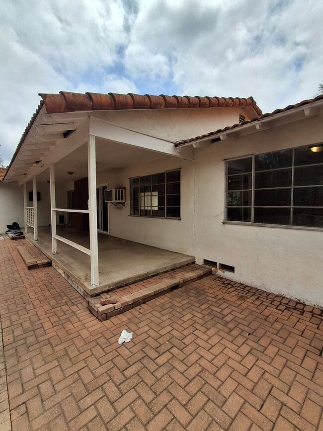 Building Photo - Great Home on a Large Lot! MUST SEE!!!