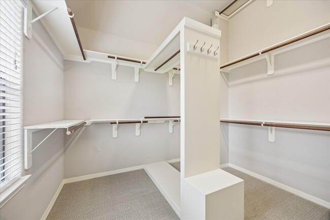 Building Photo - 3002 Soutine St