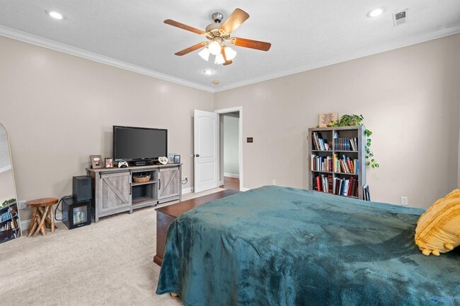 Building Photo - 25850 Iron Gate Dr