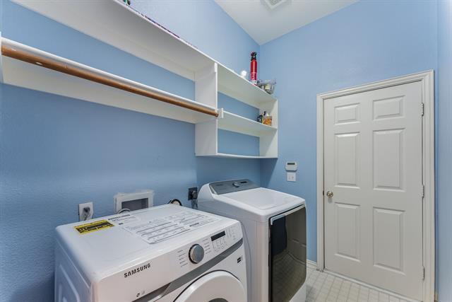 Building Photo - 2832 Bluffview Dr