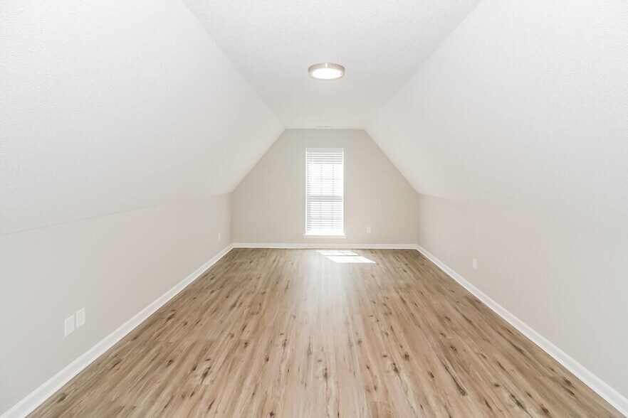 Building Photo - 4580 Covington Pike