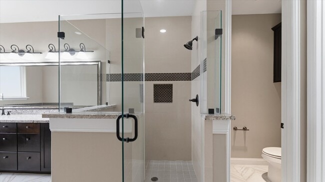 Building Photo - 922 W 20th St