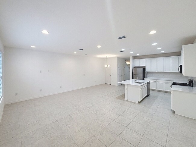 Building Photo - 6310 Goldcoast Ave