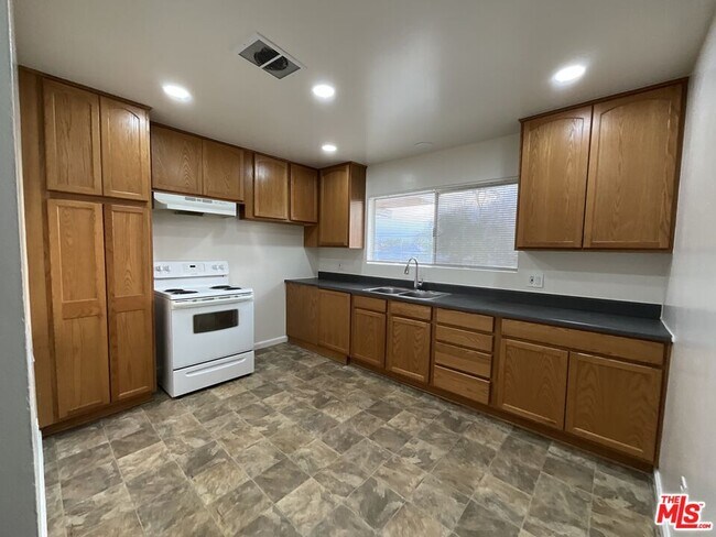 Building Photo - 1287 Olive Tree Ln