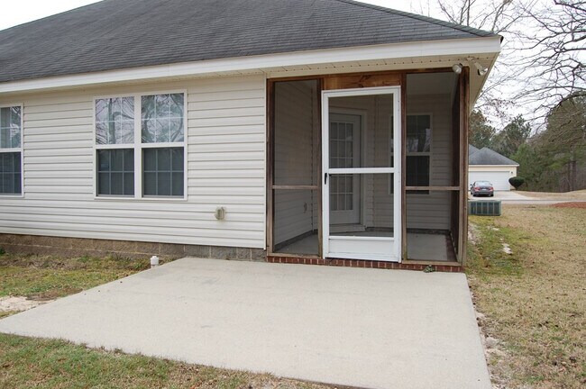 Building Photo - 900 Watsonia Dr