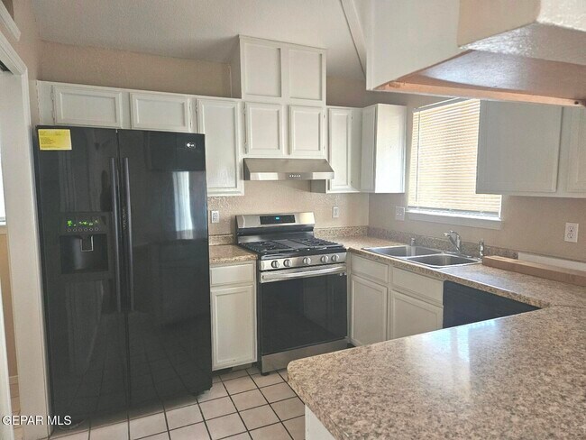 Building Photo - 1120 Coyote Ln