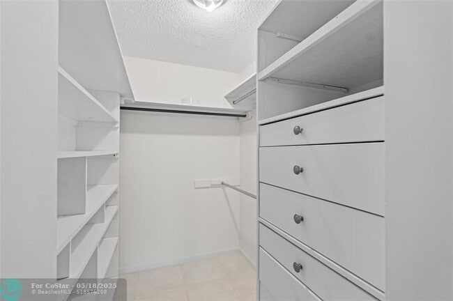 Building Photo - 2841 N Ocean Blvd