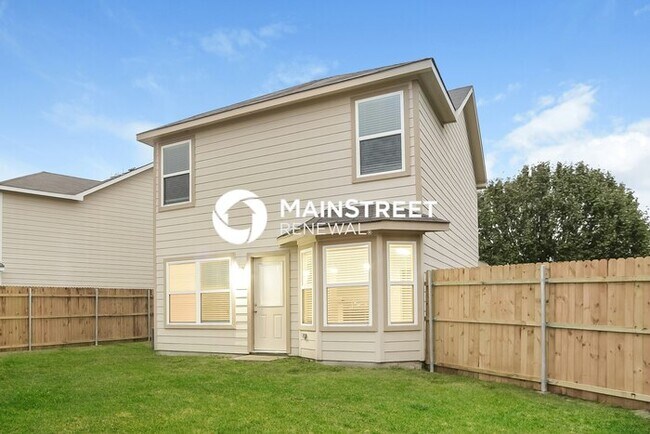 Building Photo - 3 Bedroom Pet-Friendly Home in FORT WORTH, TX with Main Street Renewal