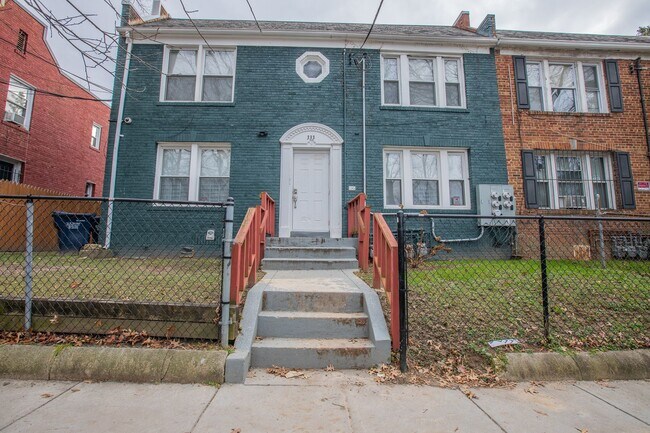 Primary Photo - Cozy 1 BR/1 BA Apartment in Congress Heights!