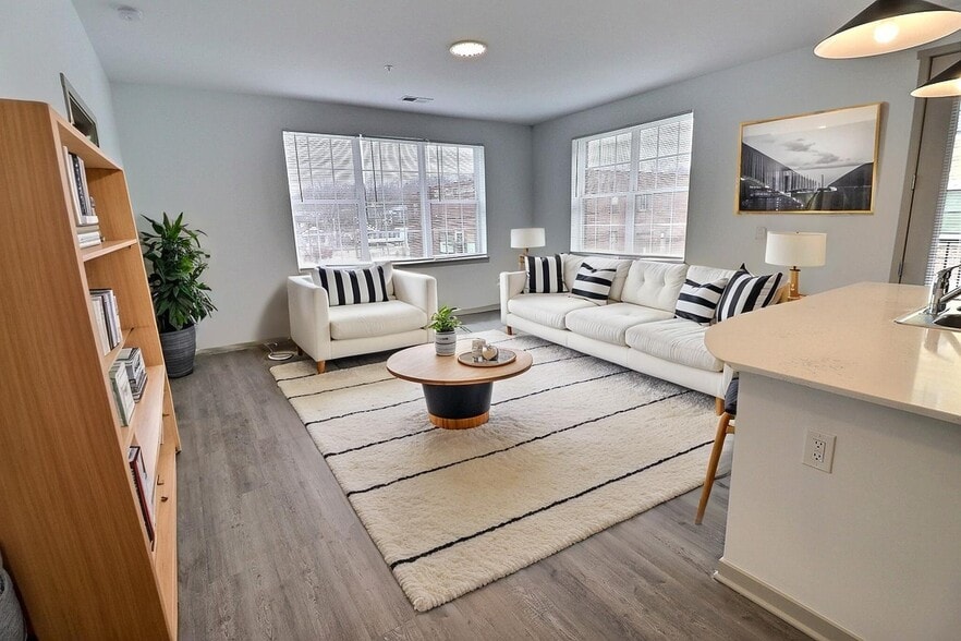 Building Photo - The Ellsworth