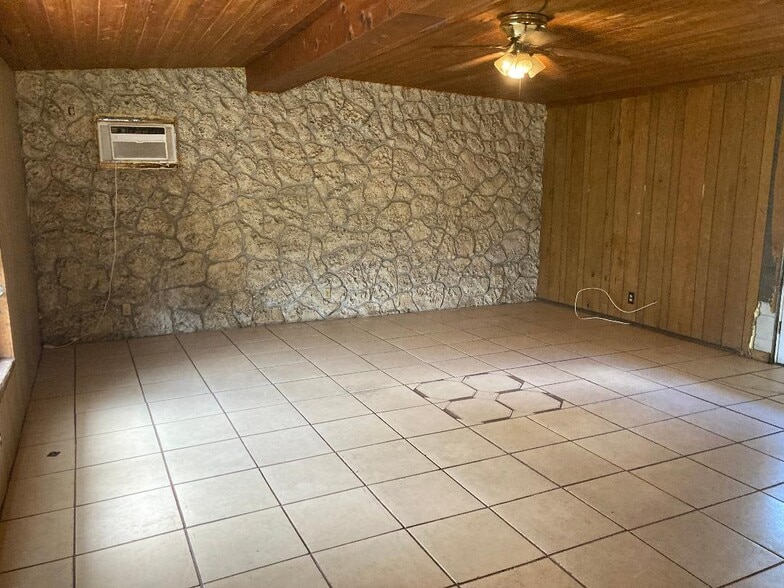 Building Photo - 119 Leona Dr