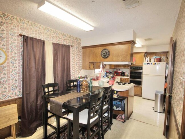 Building Photo - 13730 Oleoke Ln
