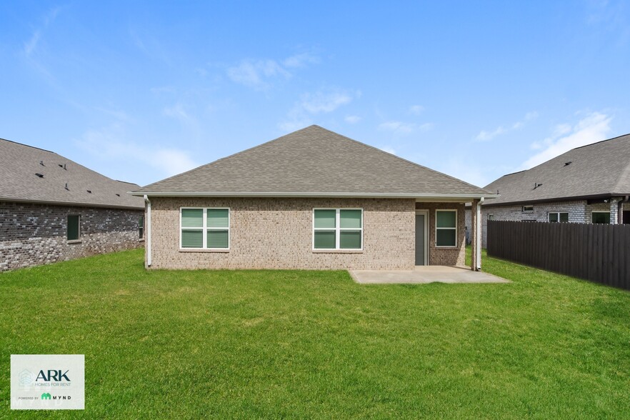 Building Photo - 12847 Tallulah Dr