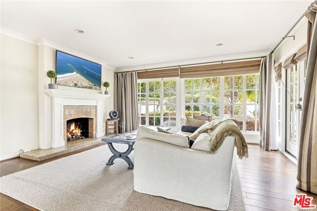 Building Photo - 815 Camphor St