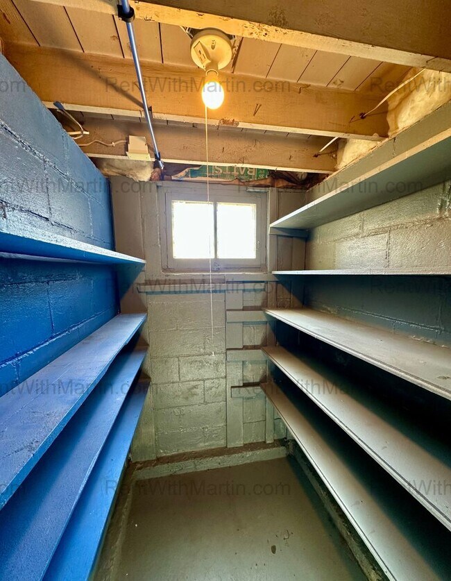 Building Photo - 1917 W 3rd St