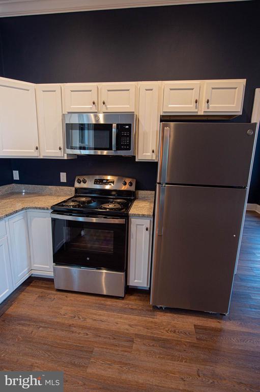 Building Photo - 106 Colonial Ct