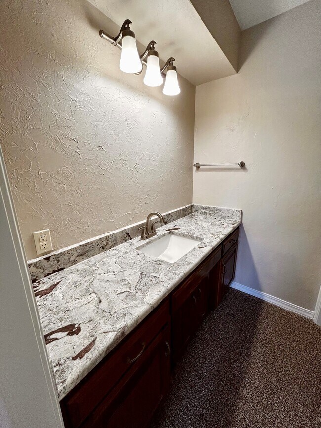 Building Photo - 11902 Shady Trail Ln