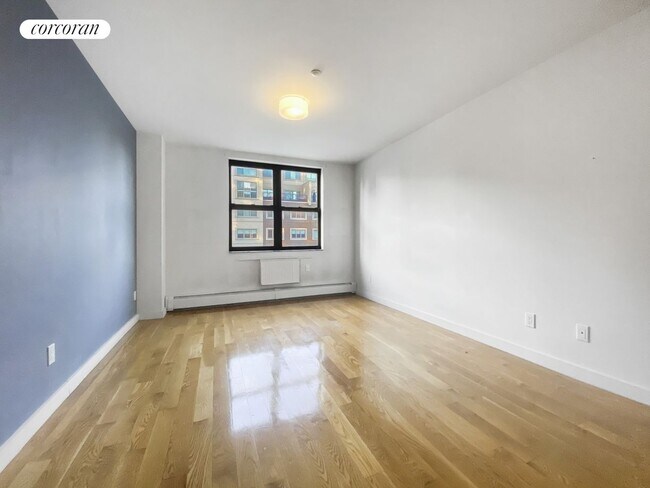 Building Photo - 1405 5th Ave