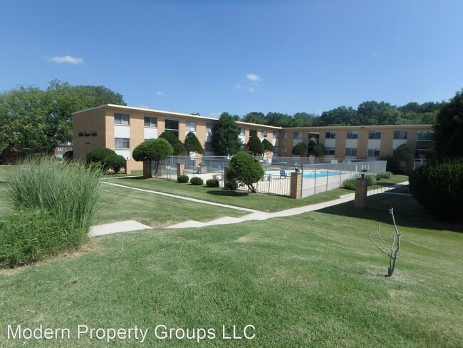 Building Photo - 1728 E Broadway