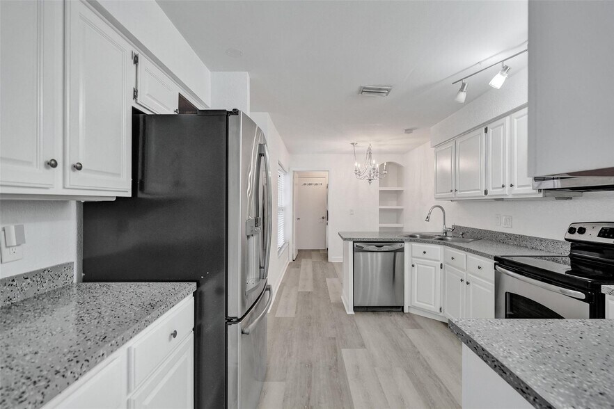 Building Photo - 11652 NW 19th Dr