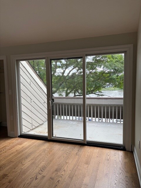 Master Bedroom - 15 River Rd