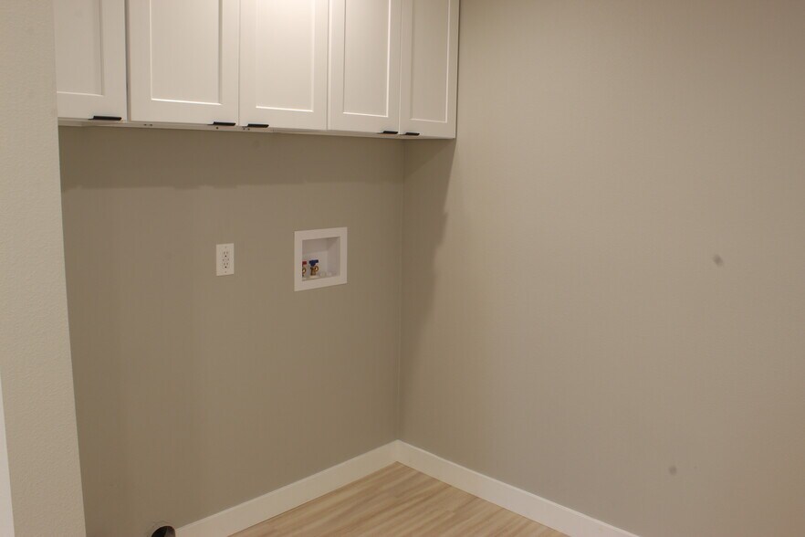 Laundry Area - 20801 Bassett St