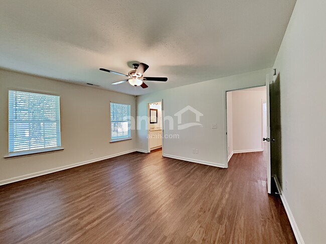 Building Photo - 817 Laramie Ct