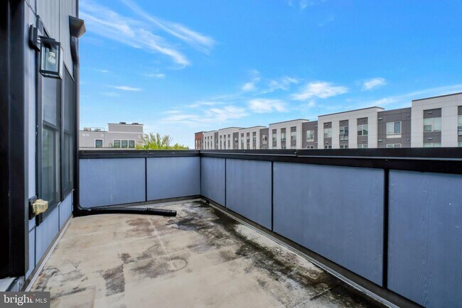 Building Photo - 1632 K St NE