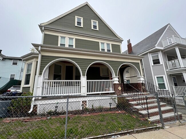 Building Photo - 4 Intervale St