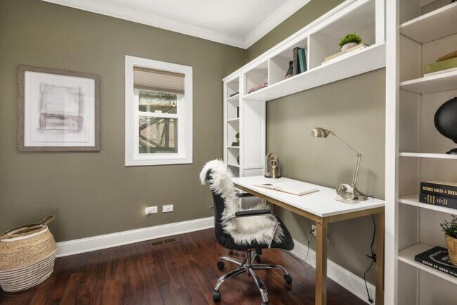 Building Photo - 5 bedroom in Chicago IL 60614