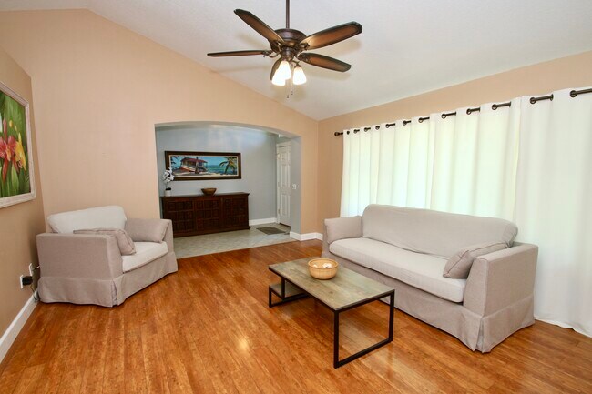 Building Photo - 5772 White Acres Ln