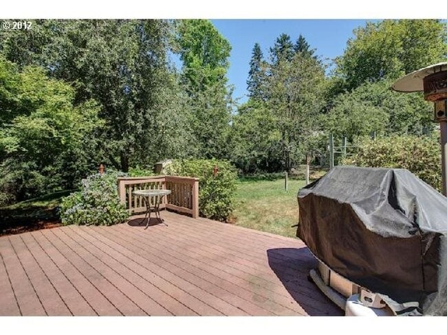 Building Photo - Lovely SW Portland home in RARE Location w...