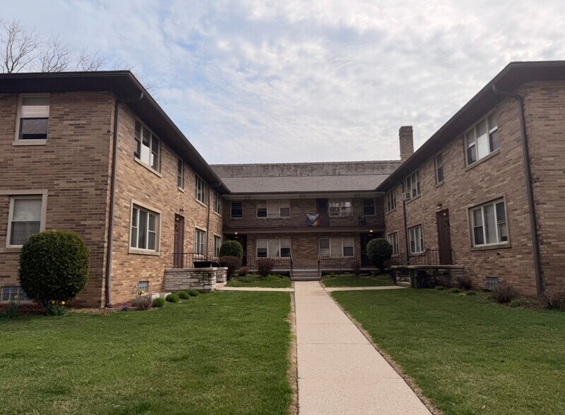 Building Photo - 4002 N Farwell Ave