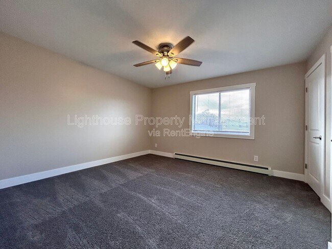 Building Photo - 2874 Taft Ave SW