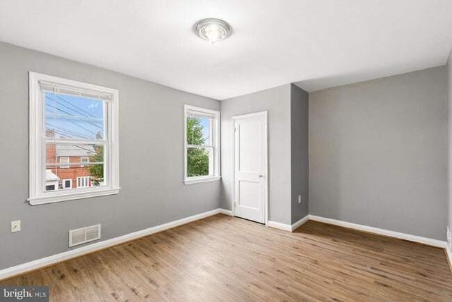 Building Photo - 7136 Eastbrook Ave