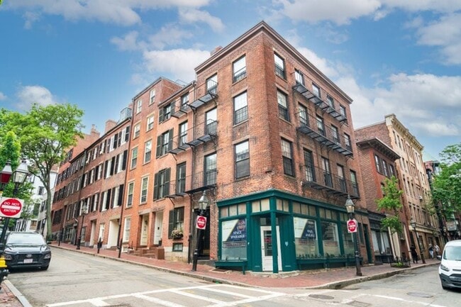 Building Photo - 25 Joy St
