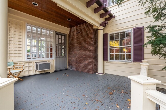 Building Photo - 161 Clinton Rd