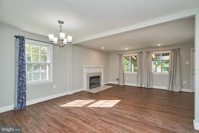 Building Photo - 8076 St Annes Ct