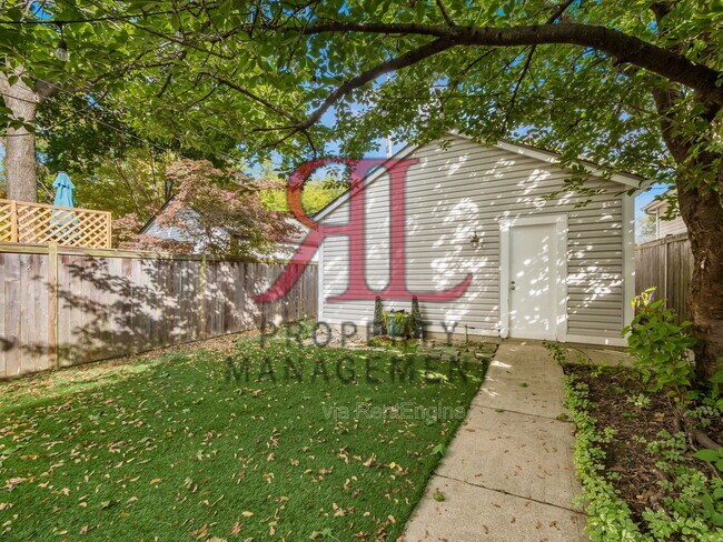 Building Photo - 362 W 4th Ave