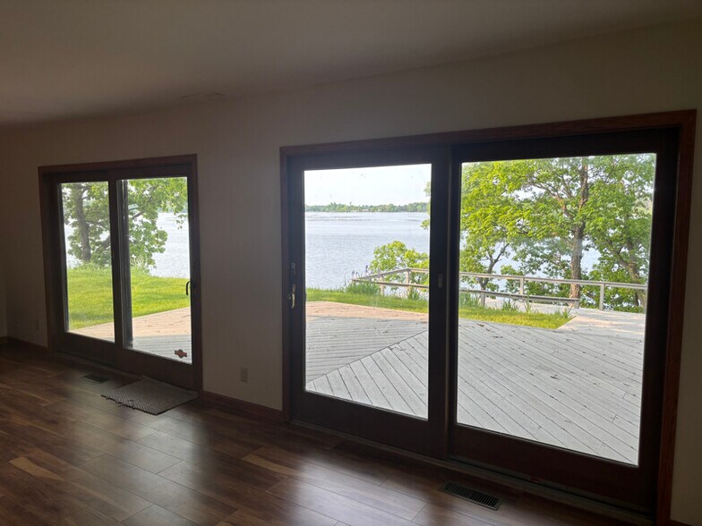 Building Photo - 646 Island