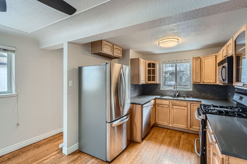 Building Photo - 2430 W 39th Ave