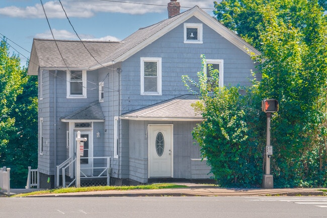 Building Photo - 33 Evergreen Ave