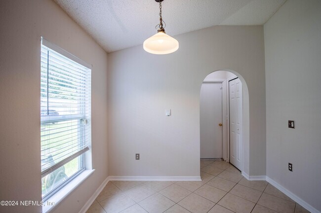 Building Photo - 3158 Ash Harbor Dr E