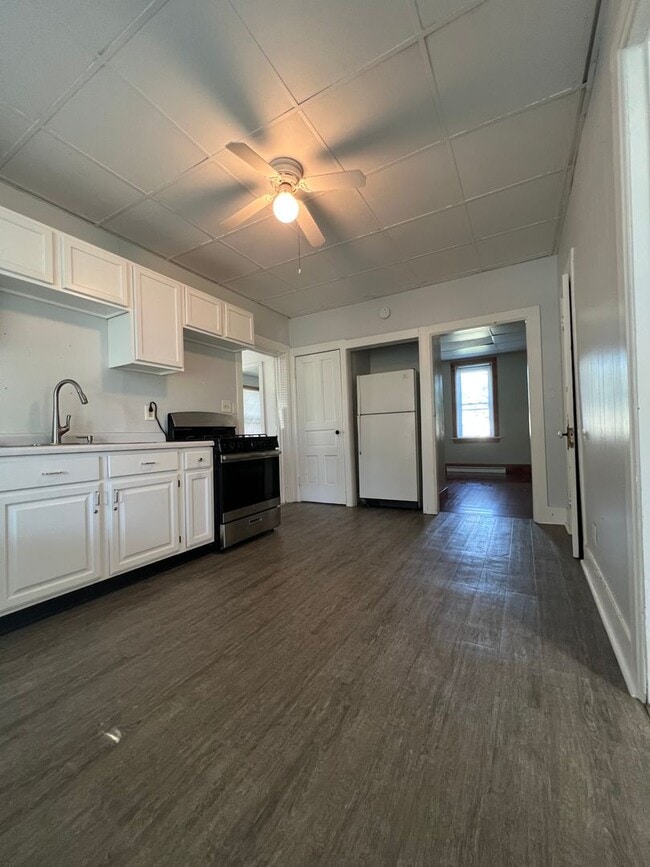 Building Photo - 2809 South Ave