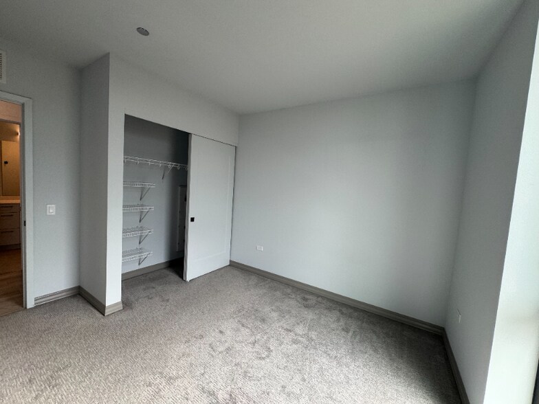 Building Photo - 2131 N Elston Ave